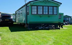 157 Amour Caravan